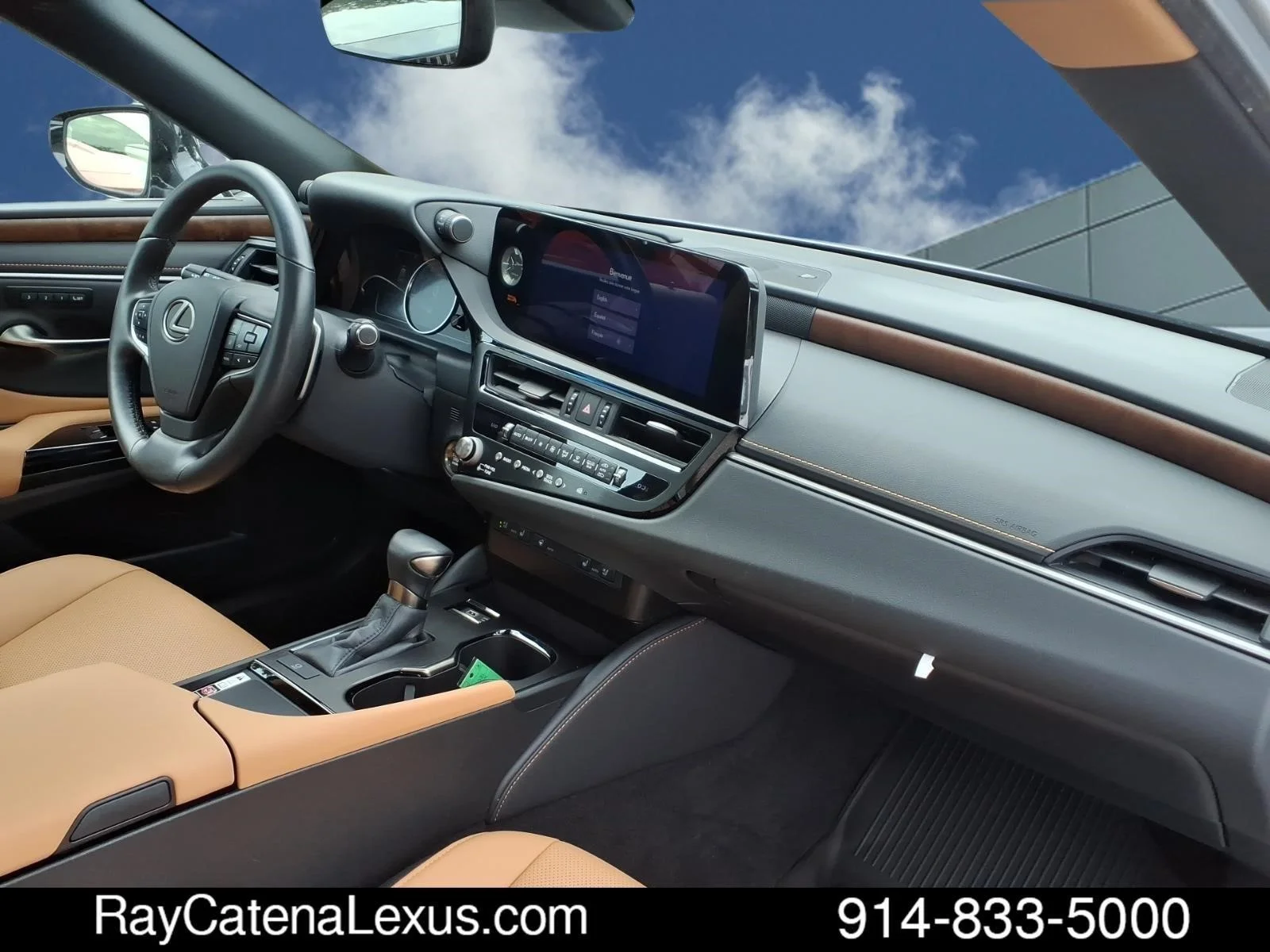 Certified Used 2024 Iridium Lexus 4D Sedan image 19