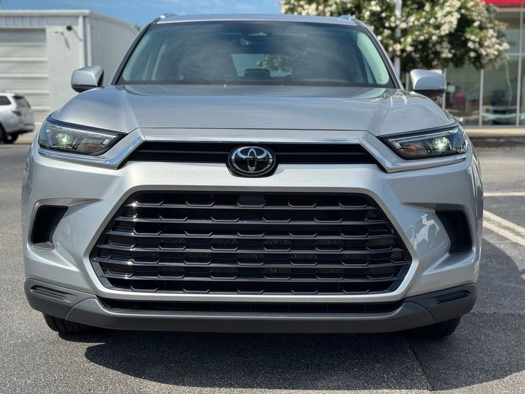 Used 2024 Silver Toyota XLE image 4
