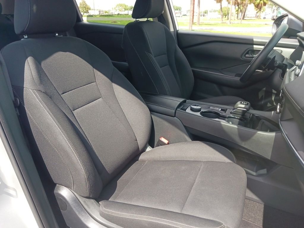 Used 2024 Silver Nissan S image 16