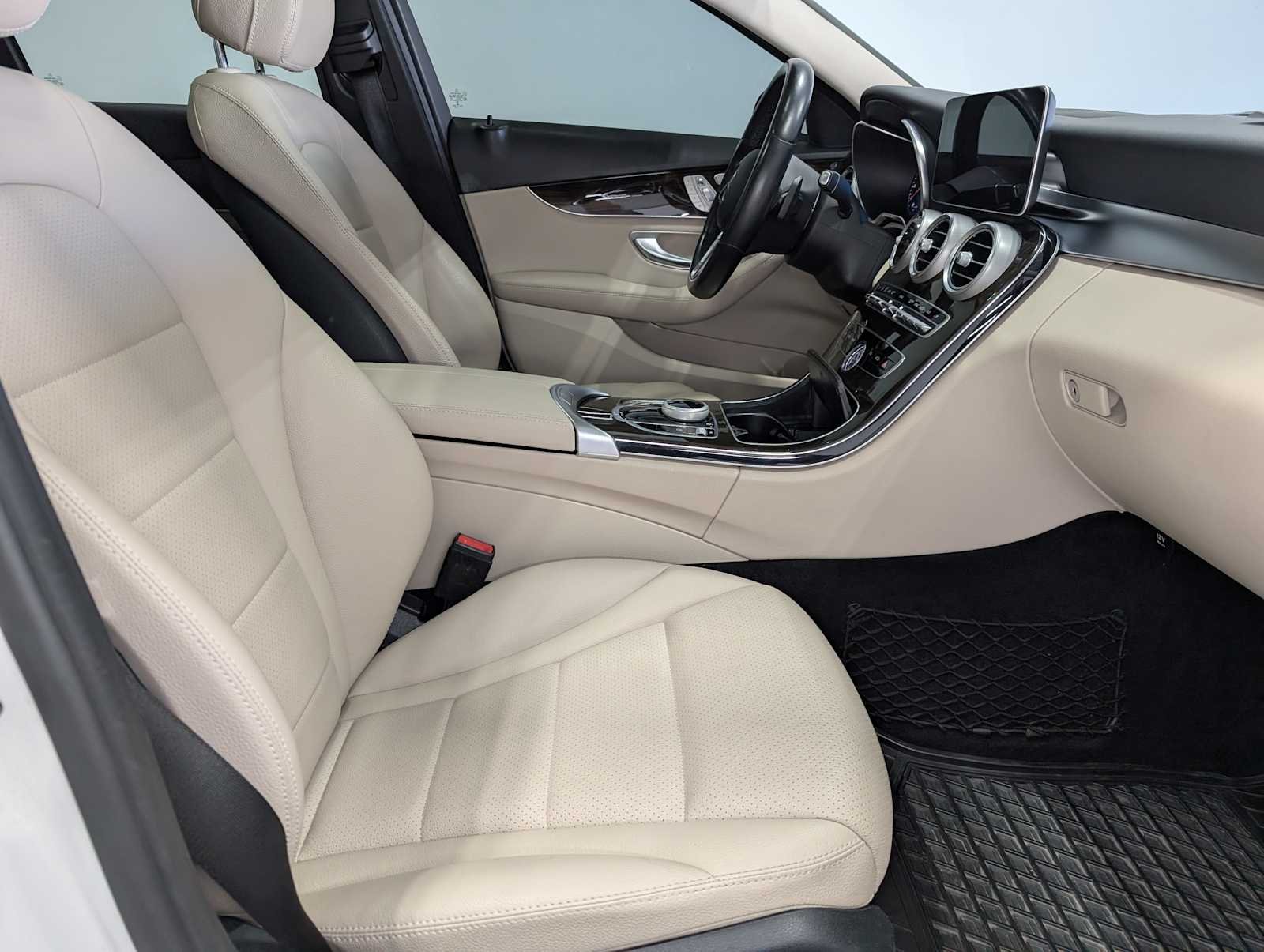 Used 2019 Polar White Mercedes-Benz C 300 image 39