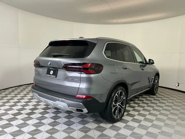 New 2026 Skyscraper Grey Metallic BMW xDrive40i image 7