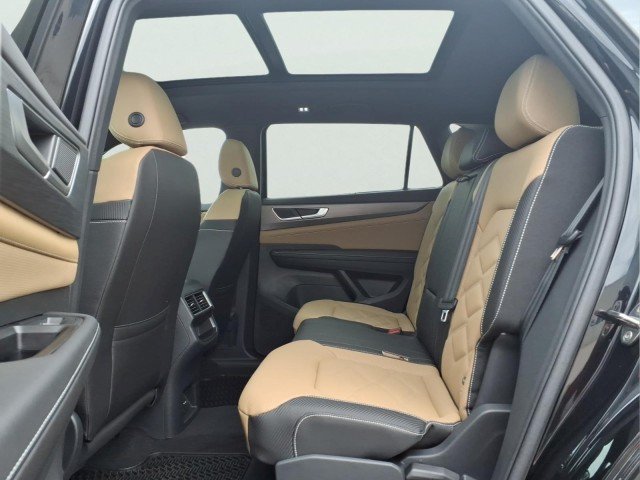 New 2026 Deep Black Pearl Volkswagen SE w/Technology 4M image 12