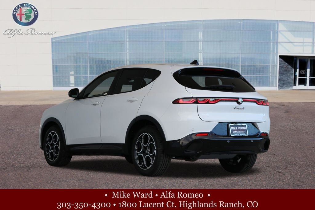 New 2025 Milano White Exterior Paint Alfa Romeo Base image 3