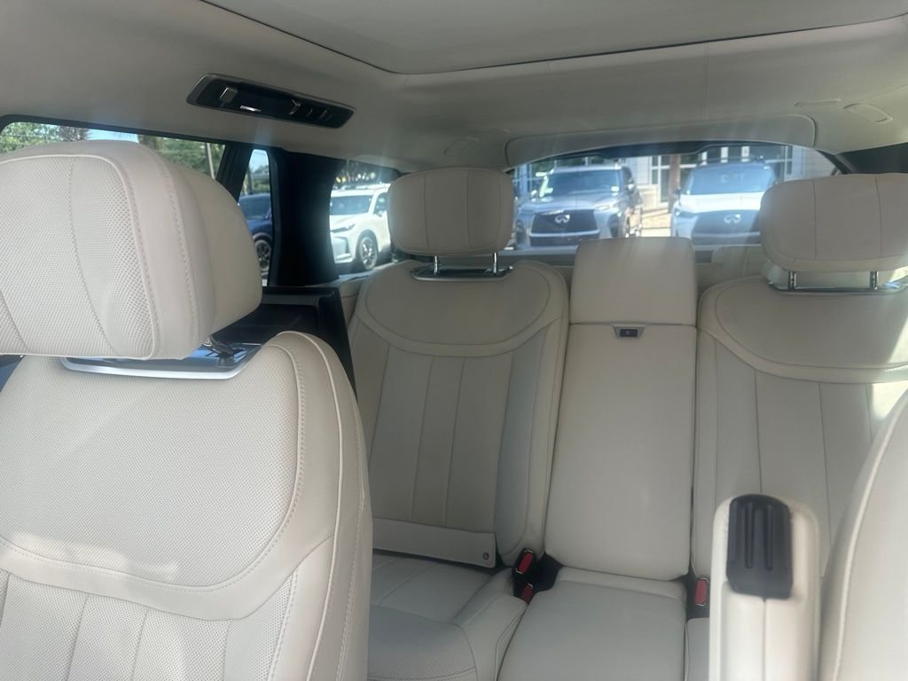 Used 2023 Silver Land Rover Autobiography image 9