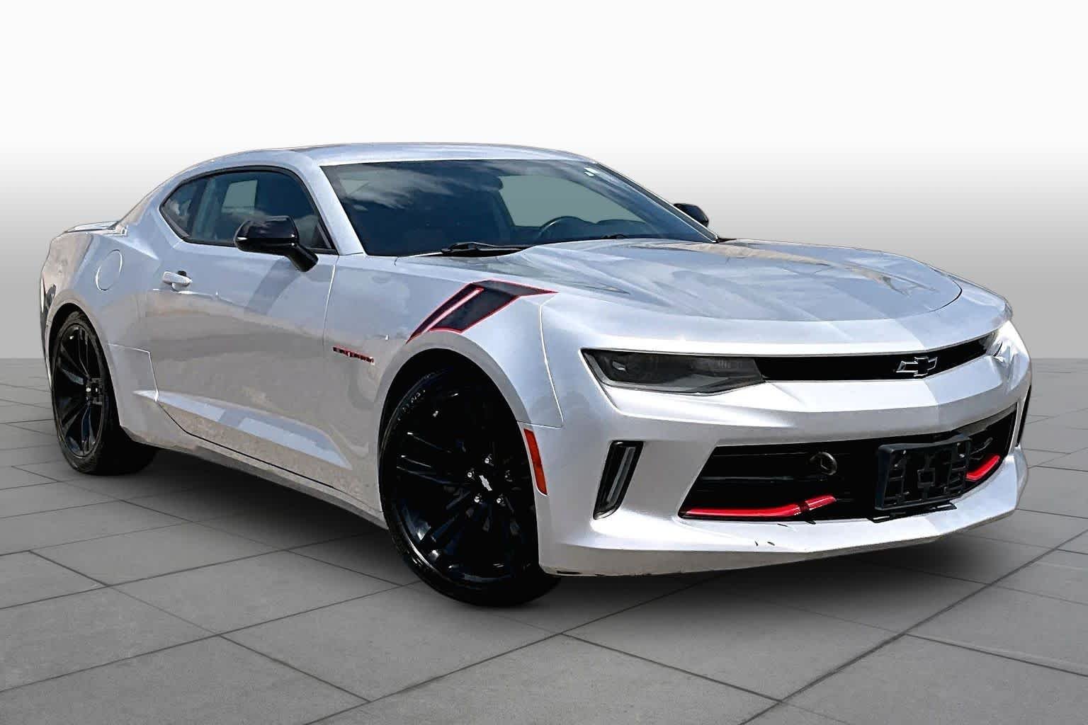 Used 2018 Silver Ice Metallic Chevrolet 1LT image 5