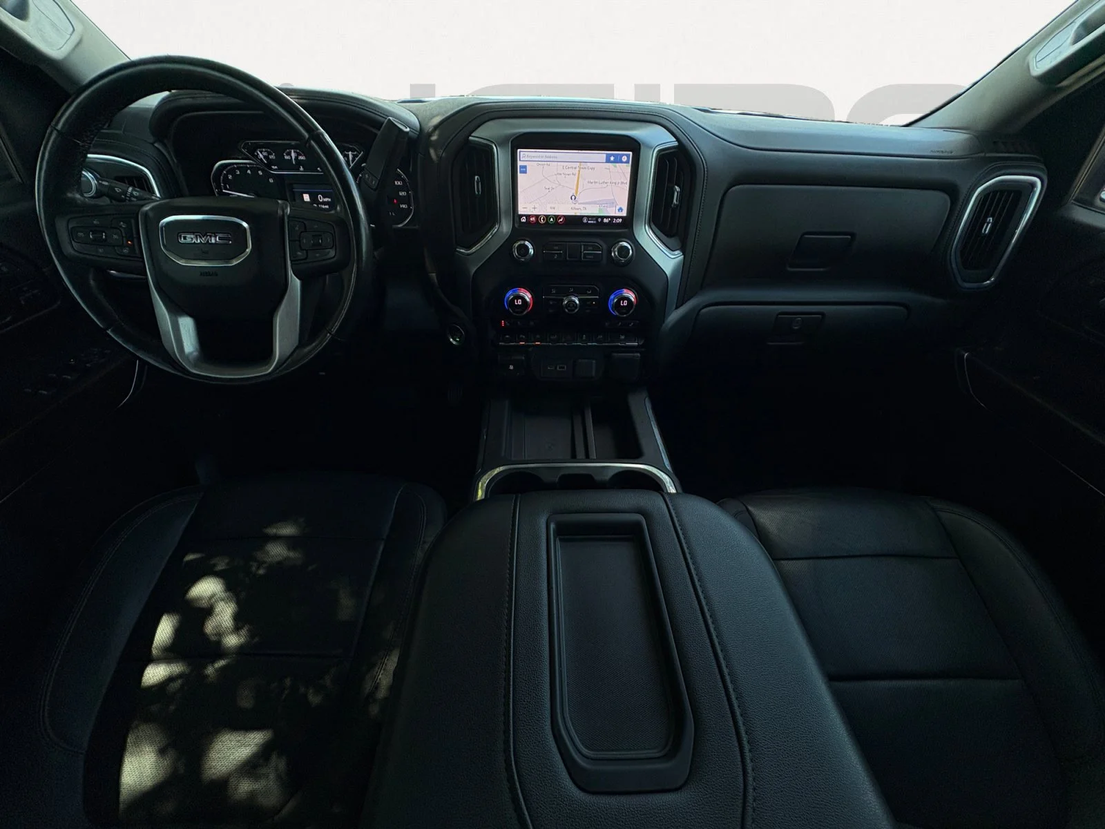 Used 2021 White Frost Tricoat GMC SLT image 3