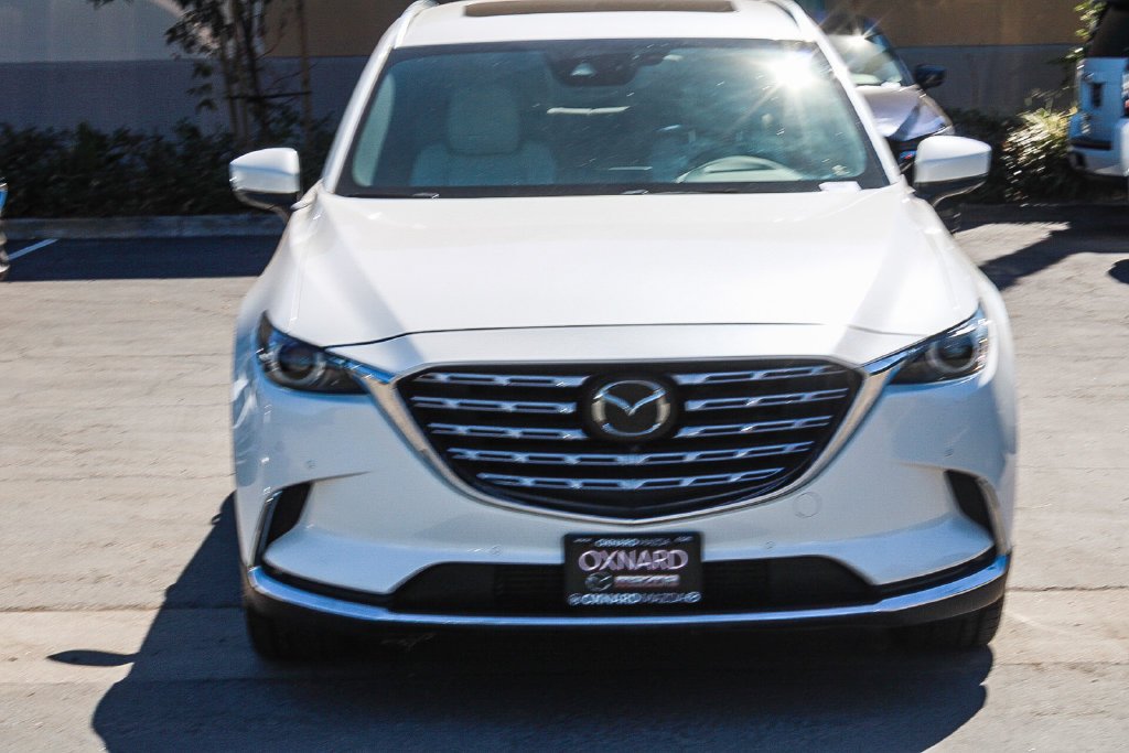 Used 2023 White Mazda Signature image 2
