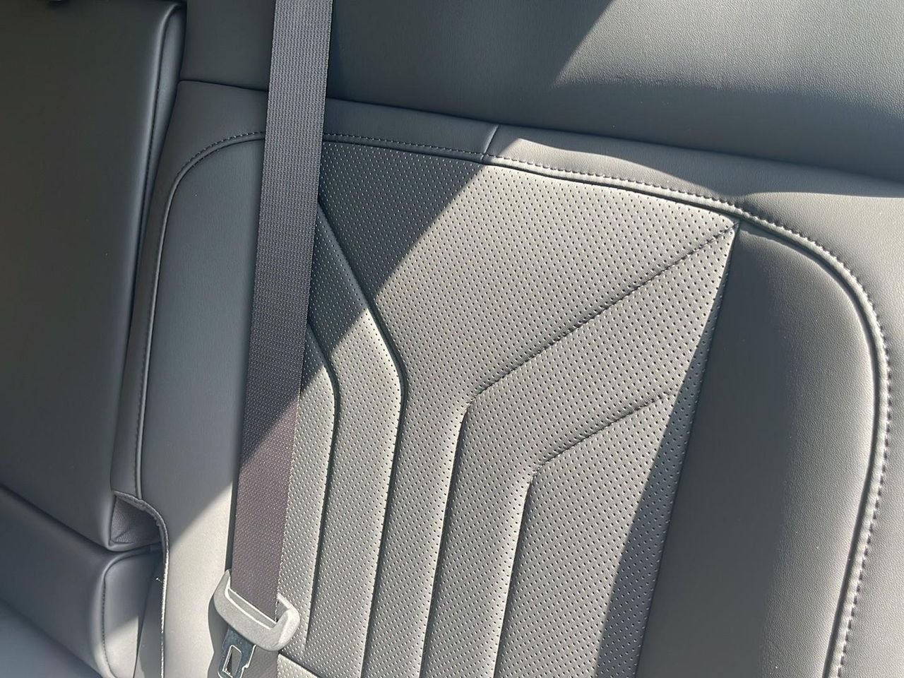 New 2026 Hampton Gray Hyundai SEL AWD image 43