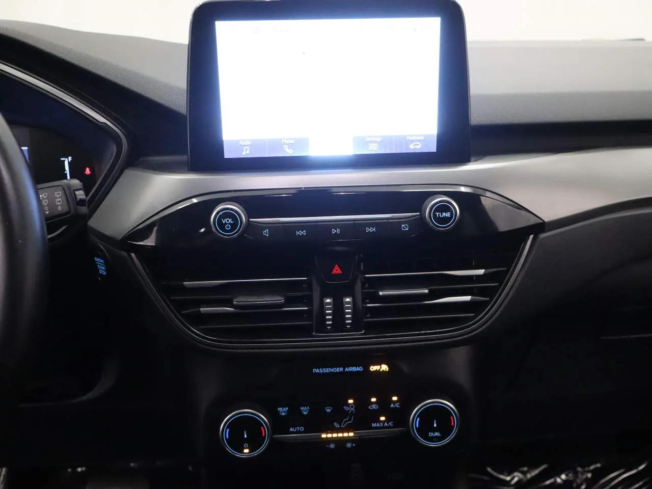 Used 2024 Oxford White Ford Active image 10