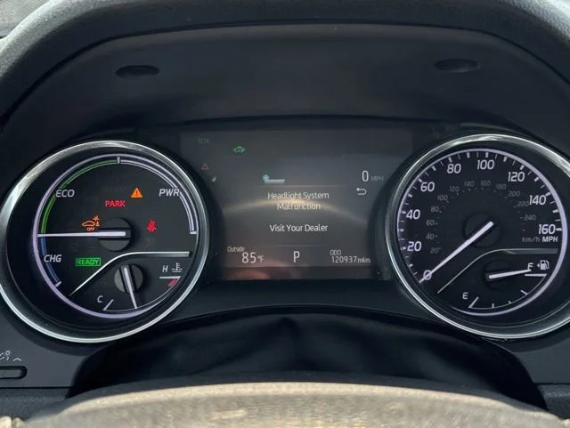 Used 2018 Gray Toyota XLE image 34