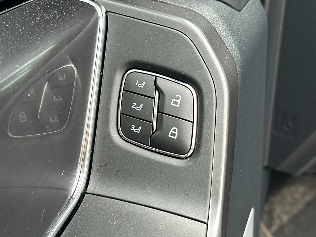 2025 Ford F-150 Lariat - Photo 13