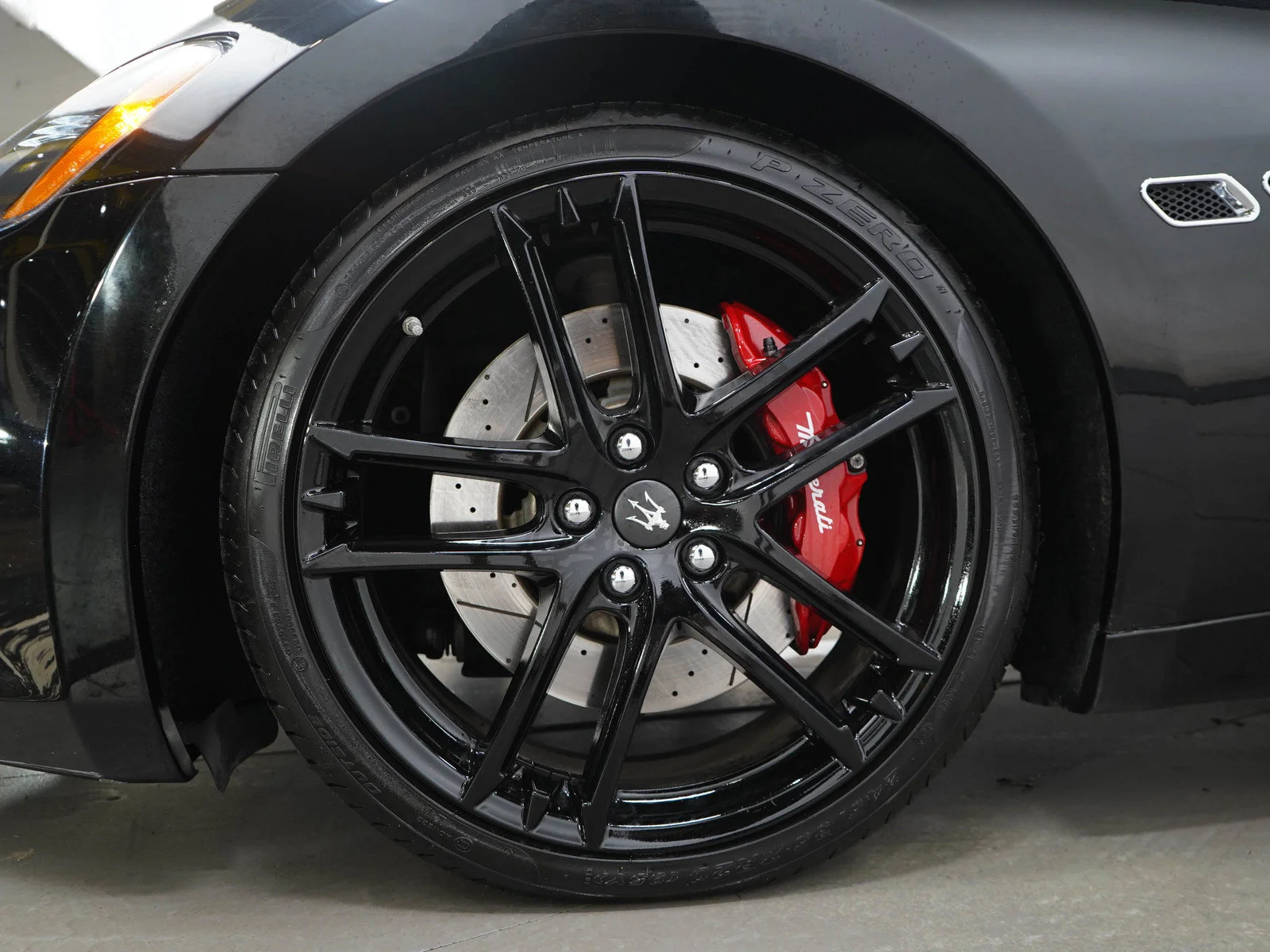 Used 2015 Black Maserati 2dr Cpe GranTurismo Sport image 24