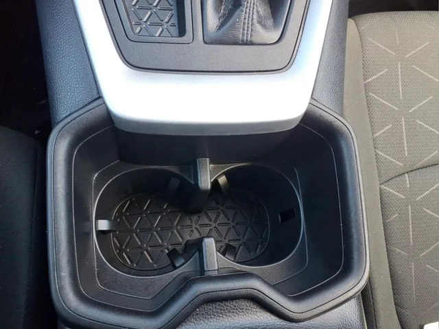 2024 Toyota RAV4 XLE - Photo 14