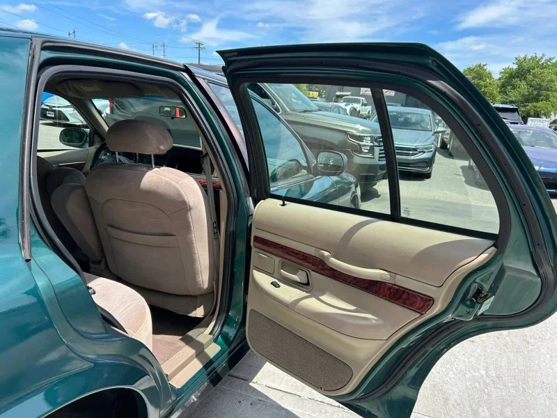 Used 2000 Green Mercury GS Sedan 4D image 22