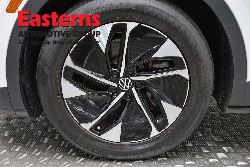 Used 2021 White Volkswagen Pro image 33