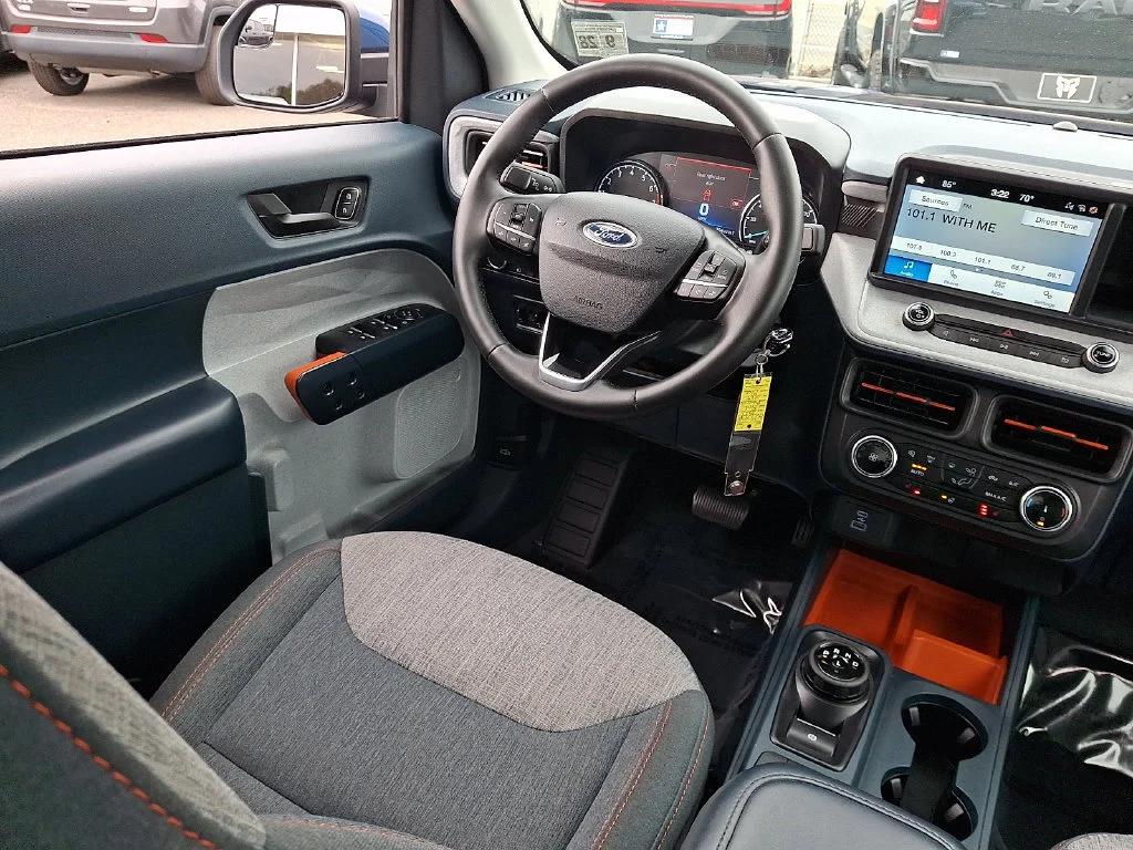 Used 2023 Atlas Blue Metallic Ford XLT image 15