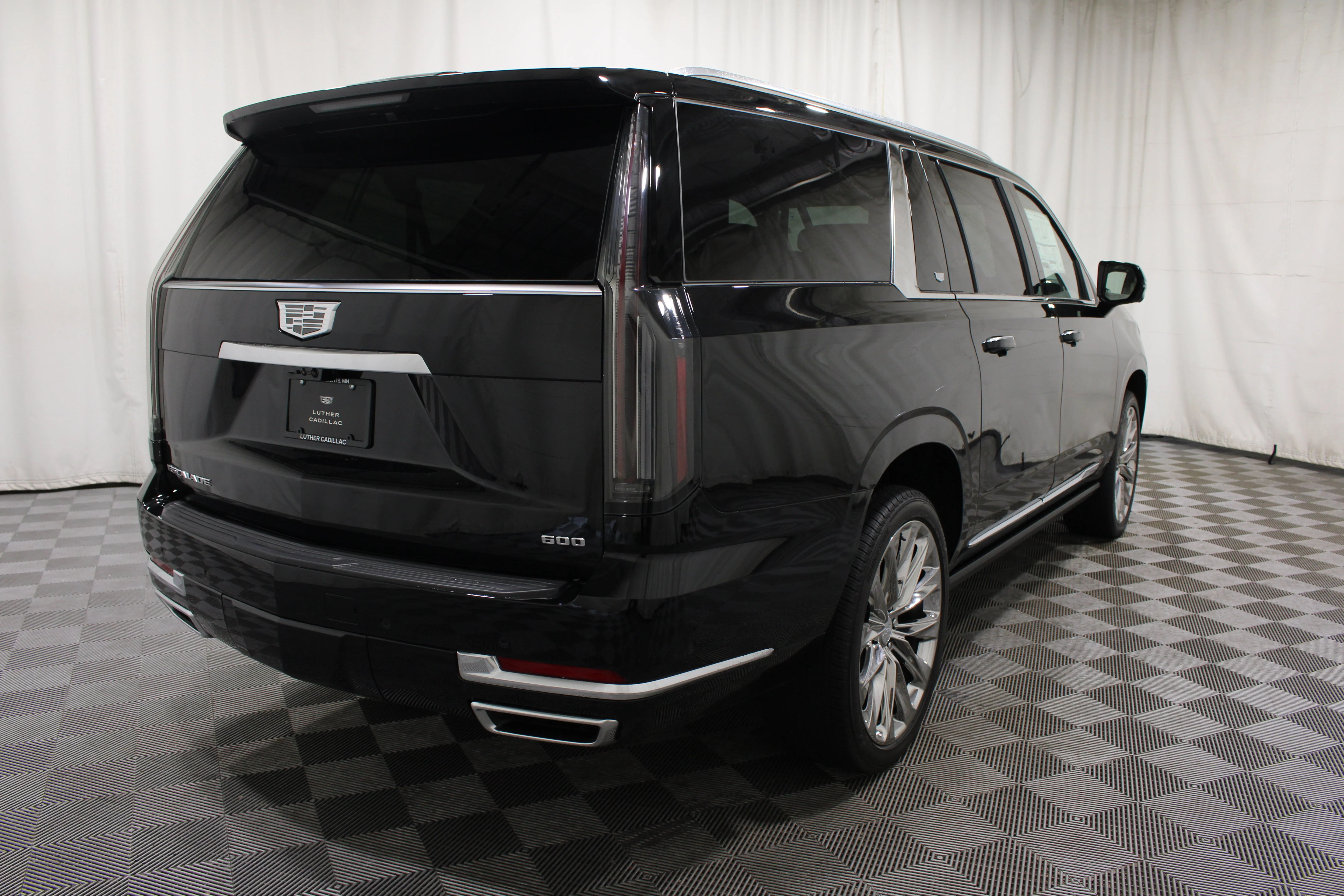 2026 Cadillac Escalade ESV Platinum Luxury - Photo 14