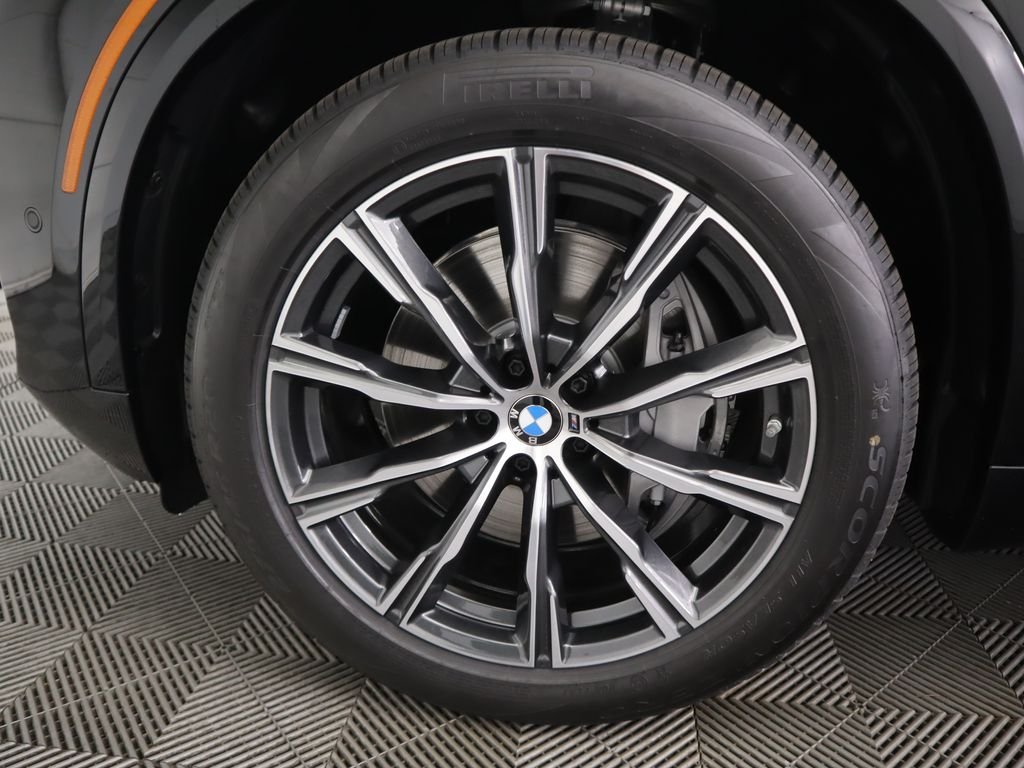 Used 2026 Black Sapphire Metallic BMW xDrive50e image 32