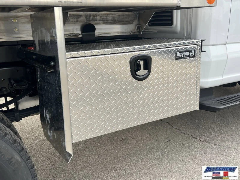 New 2025 Oxford White Ford F-550® XL image 11