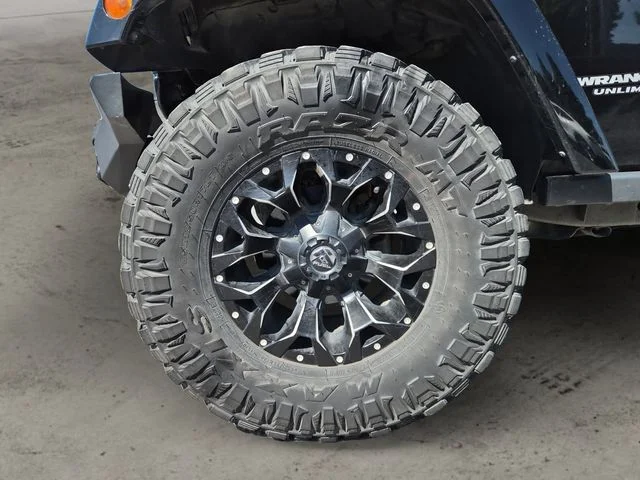 Used 2017 Black Jeep Unlimited Rubicon image 9