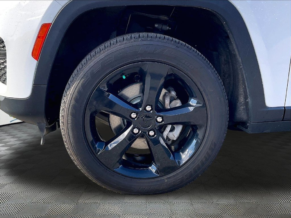 Used 2023 Bright White Clearcoat Jeep Altitude X image 7