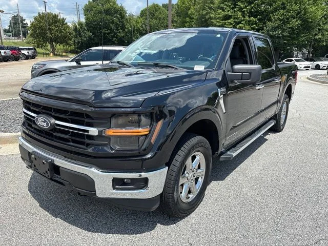 Used 2024 Black Ford XLT image 4