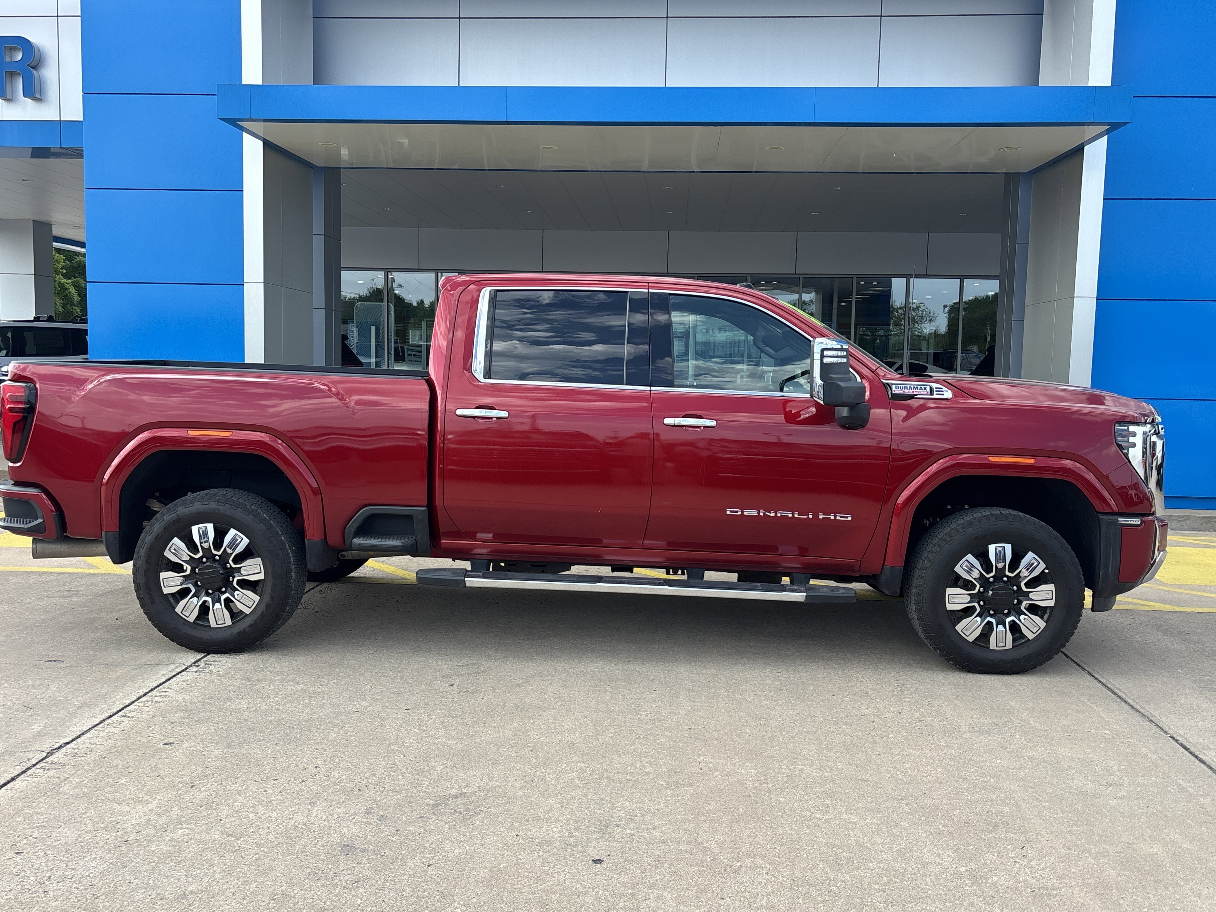 2024 GMC Sierra 3500HD Denali - Photo 2