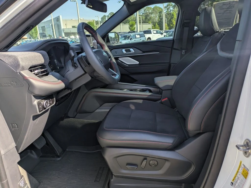New 2026 Star White Metallic Tri-Coat Ford ST image 23