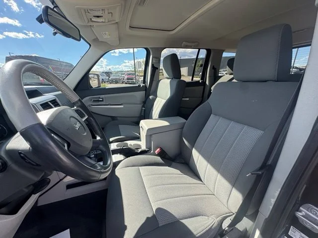 Used 2008 Blue Jeep Limited image 19