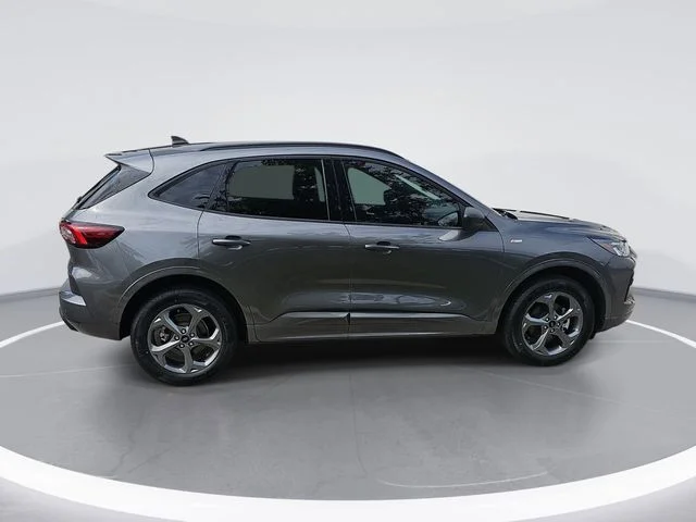 Used 2023 Gray Ford ST-Line image 6