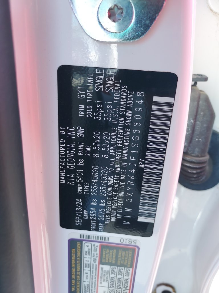 Used 2025 White Kia SX image 28