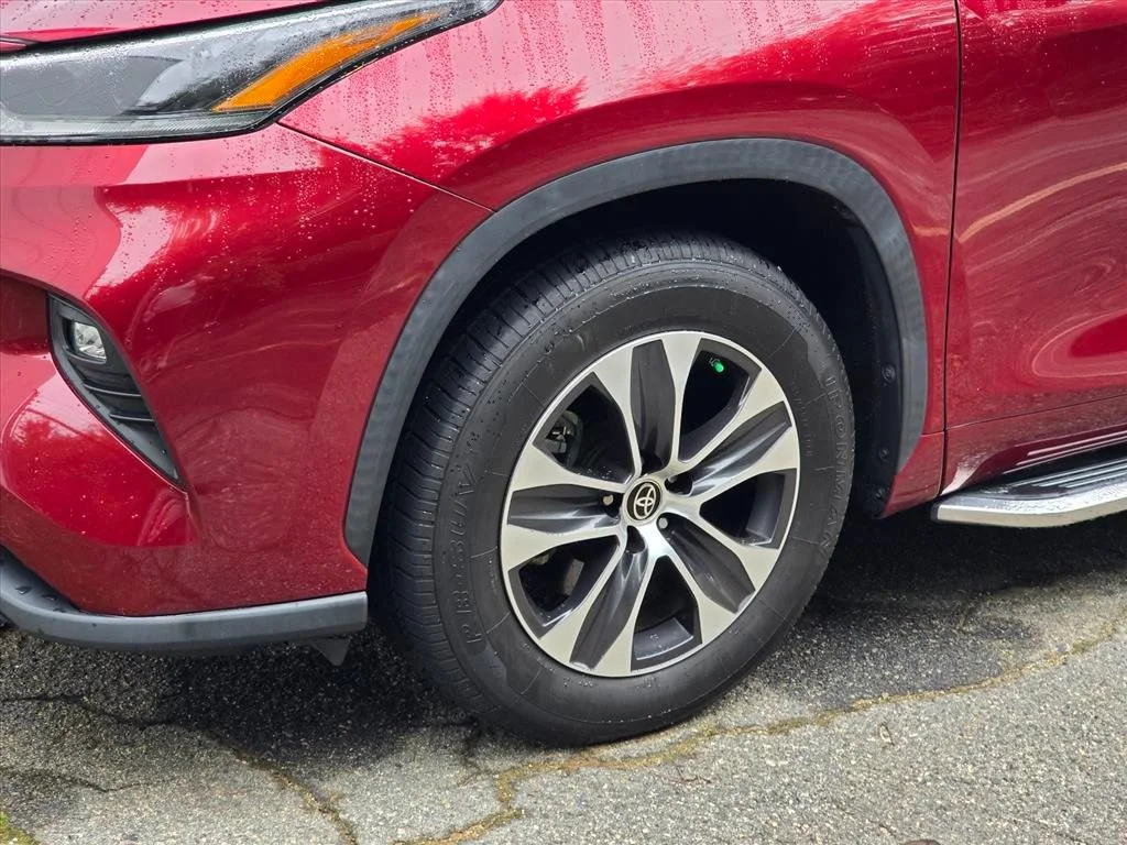 Used 2021 Red Toyota XLE image 20
