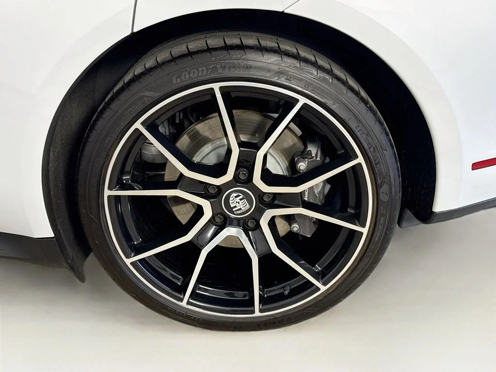Used 2023 White Porsche Base image 31