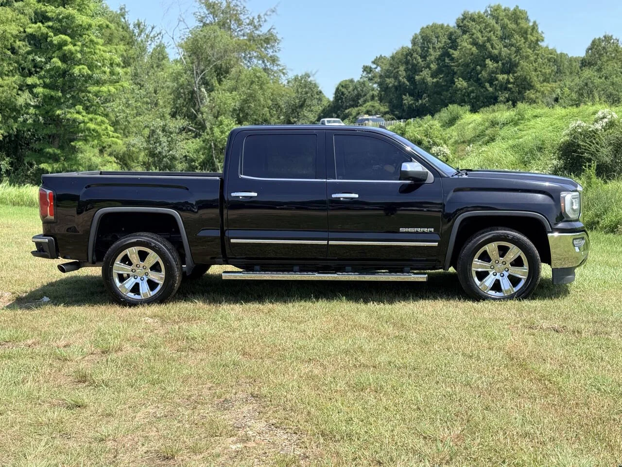 Used 2018 Black GMC SLT 4x2 4dr Crew Cab 5.8 ft. SB image 6