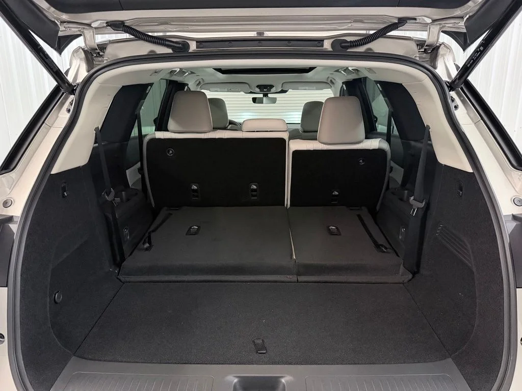 New 2027 WARM TITANIUM INFINITI Luxe FWD image 43