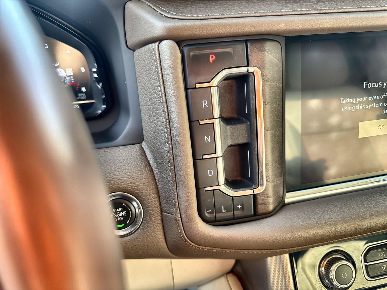 Used 2023 WHITE FROST TRICOAT GMC Denali image 14