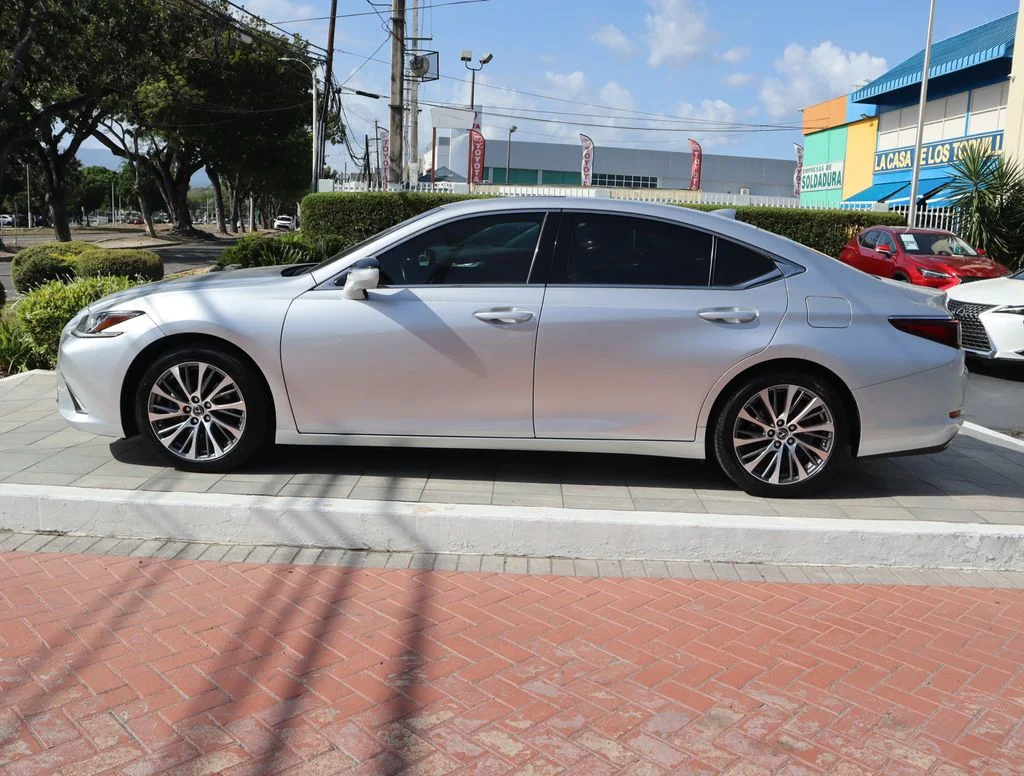 Used 2021 Silver Lexus 350 image 8