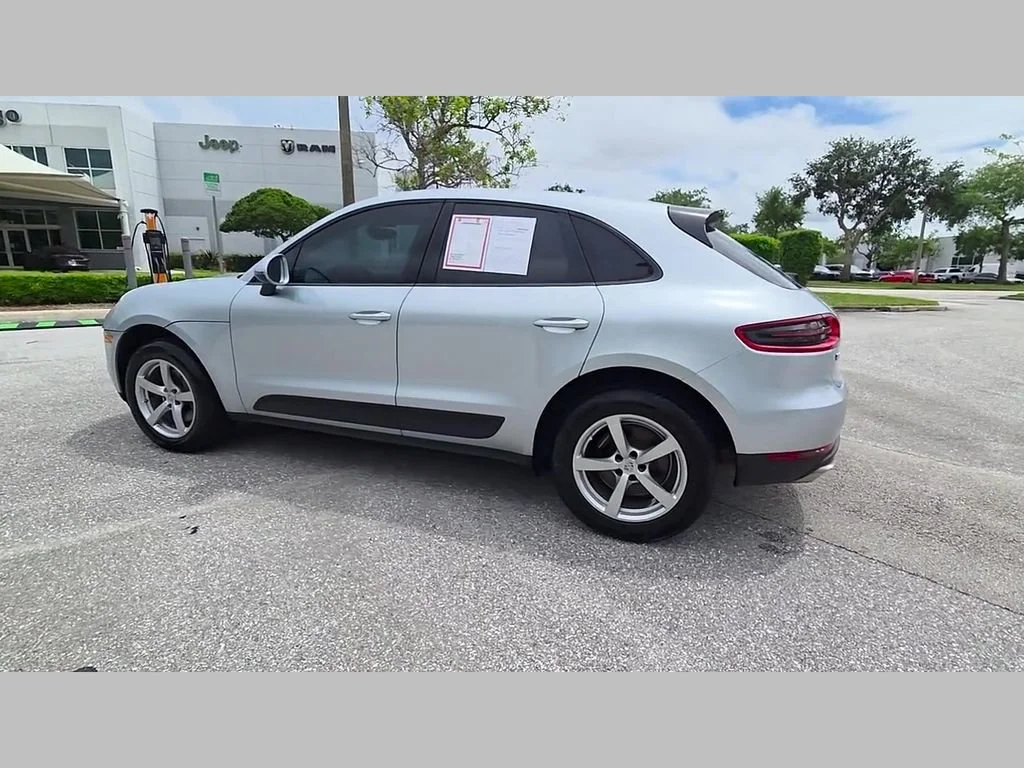 Used 2018 Silver Porsche  image 44