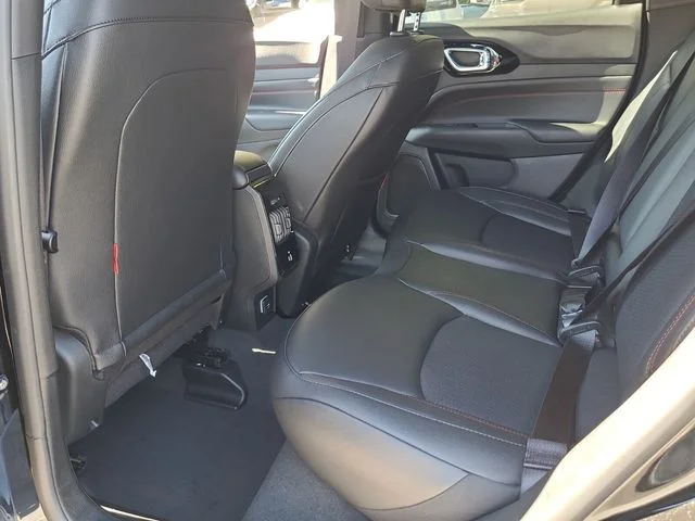 2026 Jeep Compass Trailhawk - Photo 7