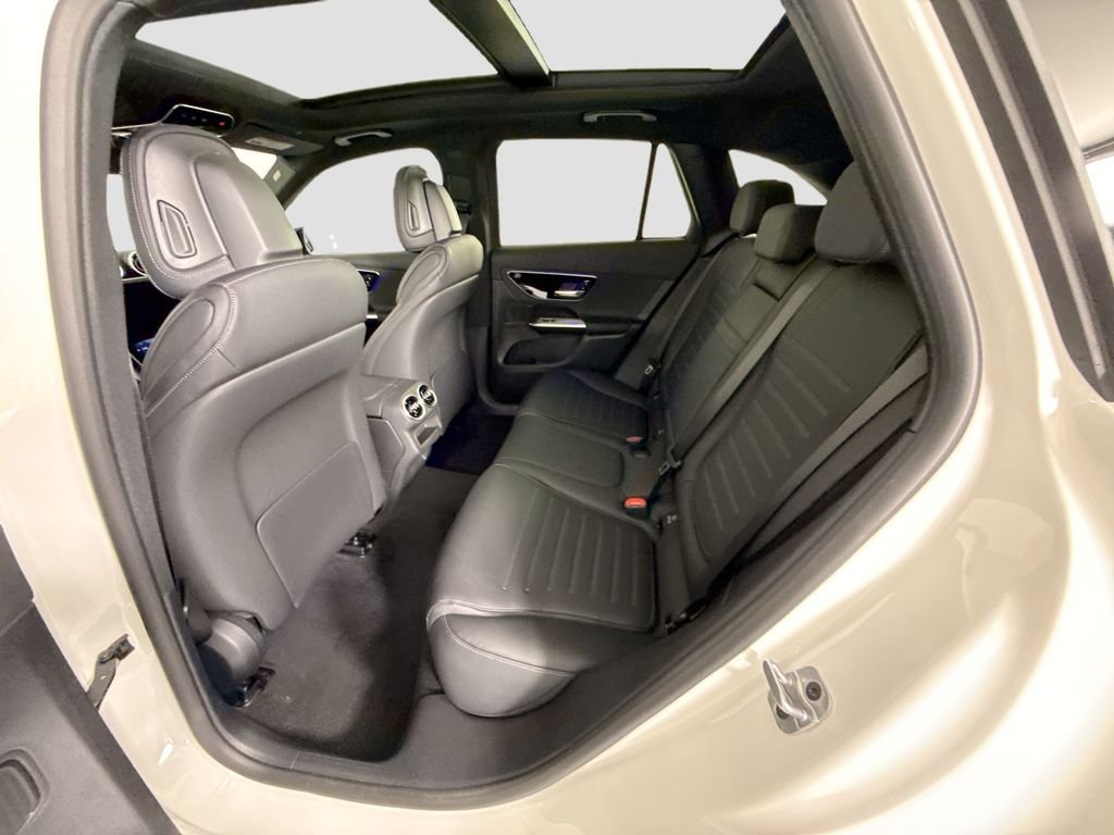 New 2026 Polar White Mercedes-Benz GLC 43 AMG® image 22