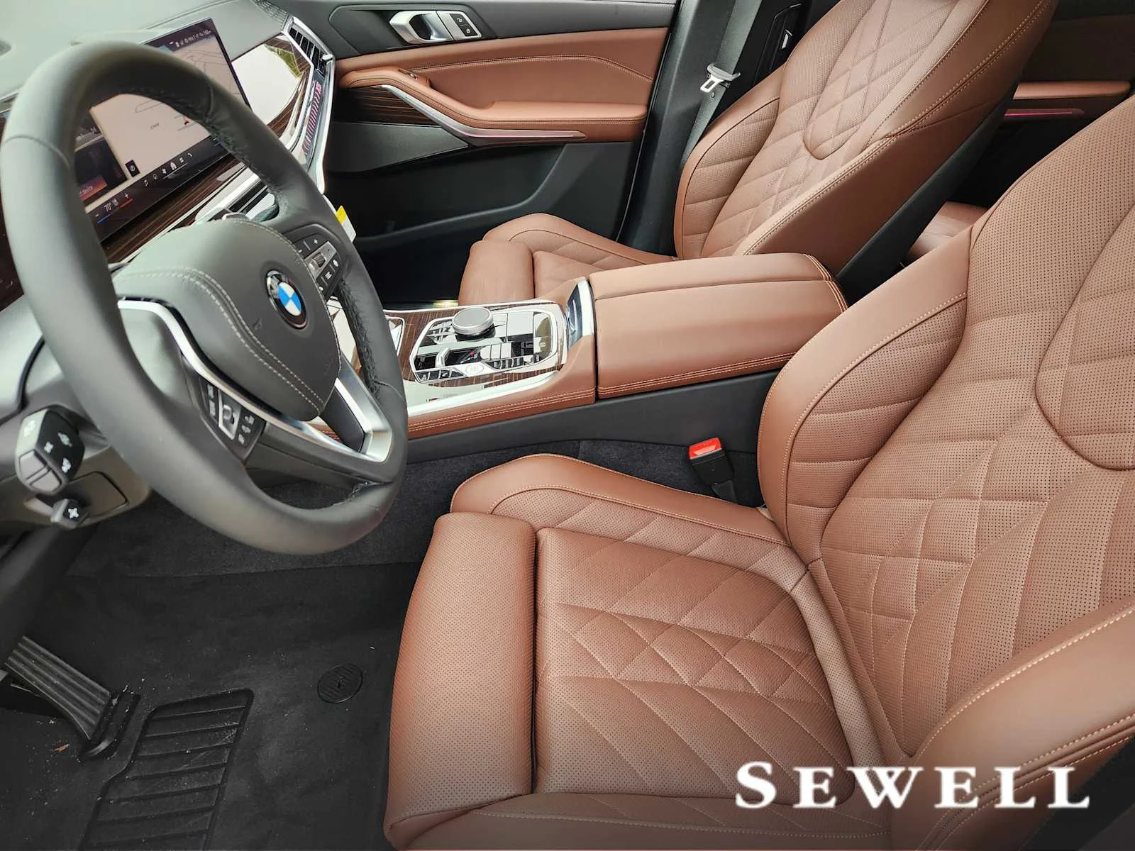 New 2026 Mineral White Metallic BMW xDrive40i image 4