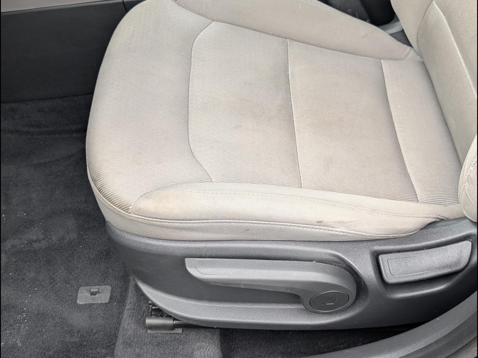 Used 2018 Phantom Black S3 Hyundai Value Edition image 9