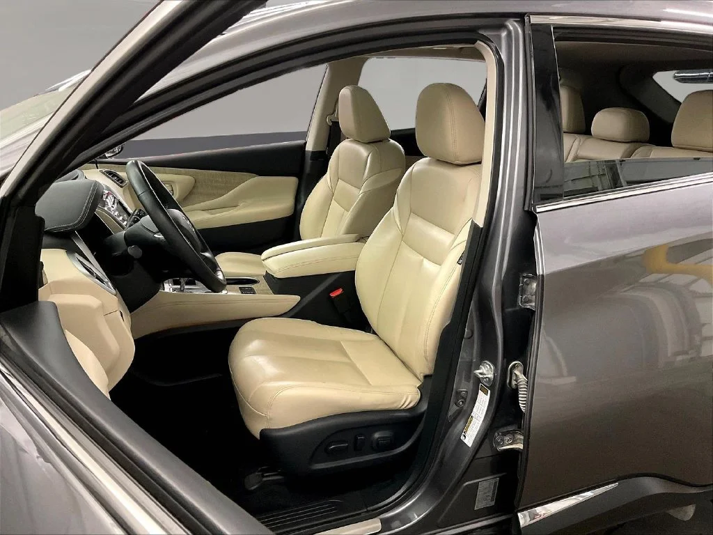 Used 2022 Gray Nissan SL image 30