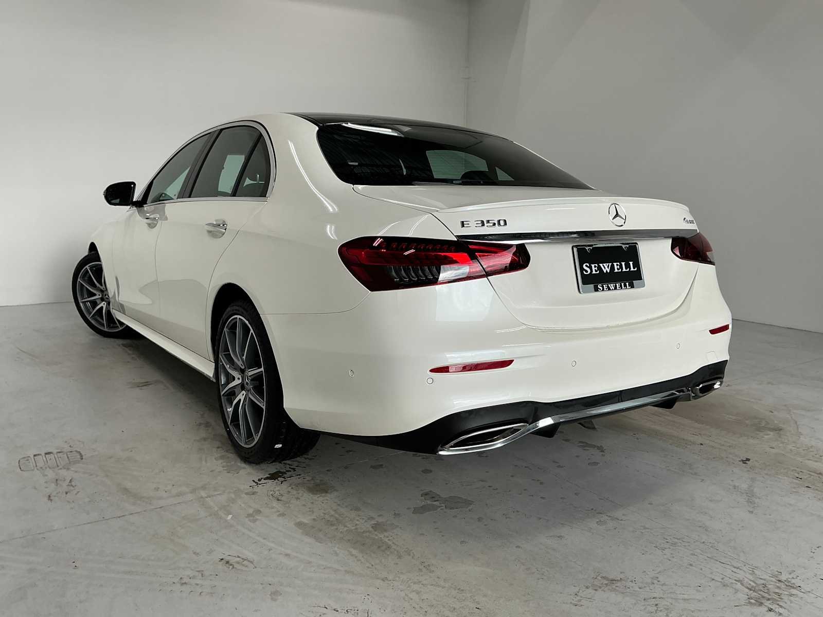 Certified Used 2022 MANUFAKTUR Diamond White Mercedes-Benz E 350 image 6