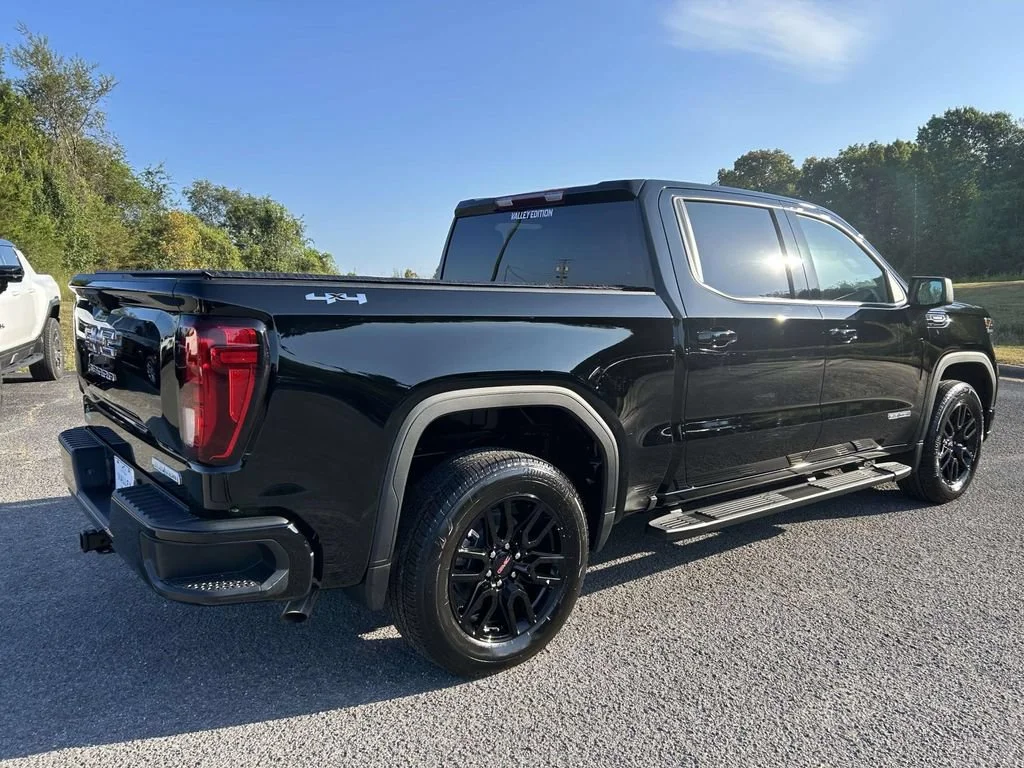 New 2026 Onyx Black GMC Elevation image 4