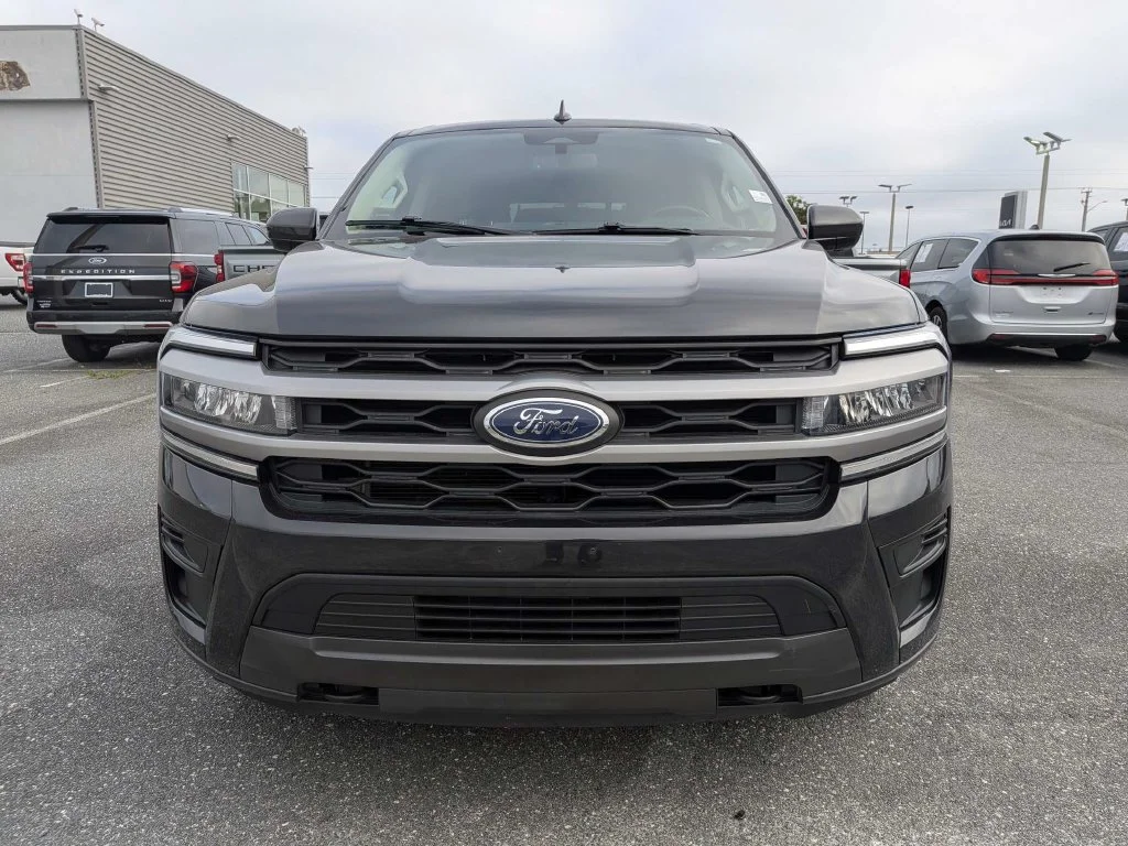 Certified Used 2022 Dark Matter Metallic Ford XLT image 8