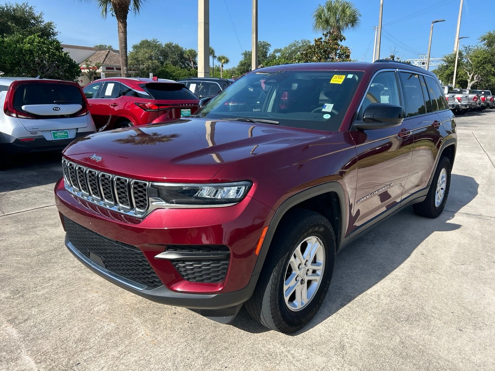 Used 2023 Red Jeep Laredo image 1