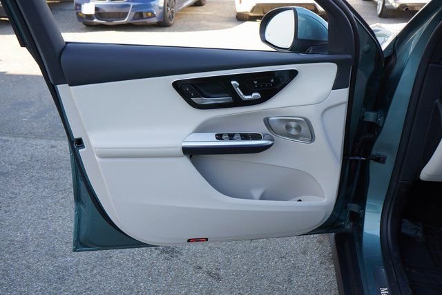 New 2026 Verde Silver Metallic Mercedes-Benz GLC 300 image 49