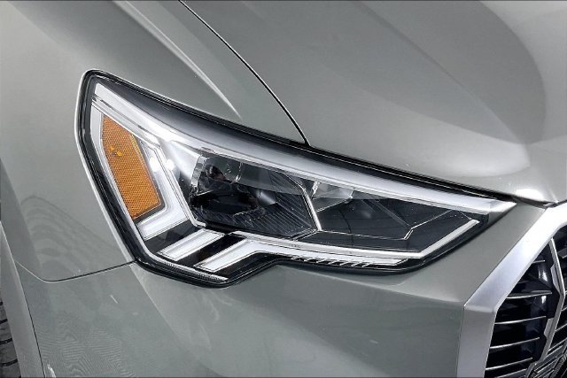 Used 2022 Gray Audi Premium Plus image 29