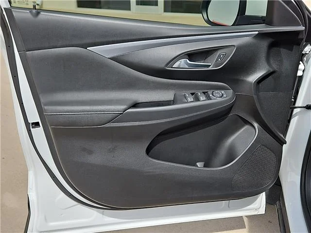 Used 2025 White Buick Preferred Front-Wheel Drive image 11